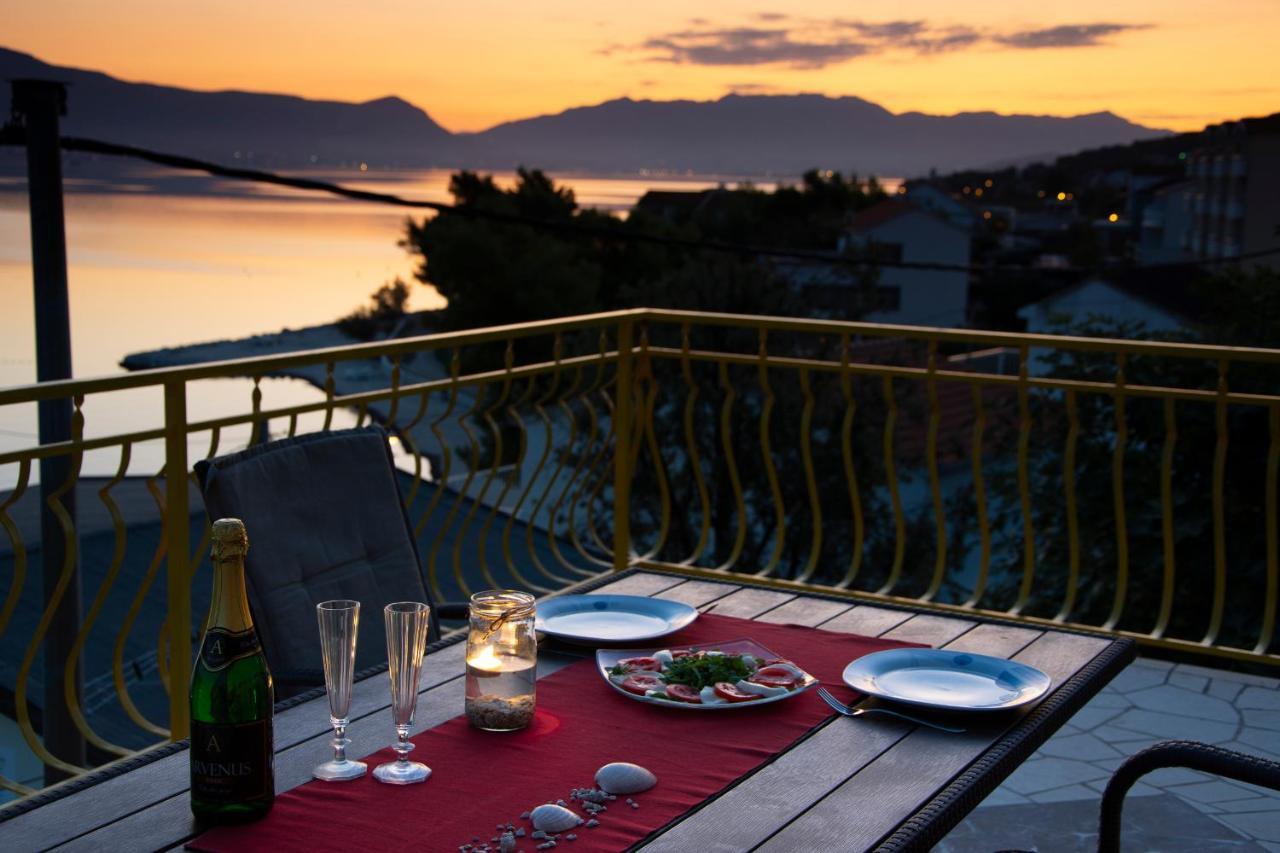 Apartment Nely - Sea, Terrace And Peace Trogir Exterior photo